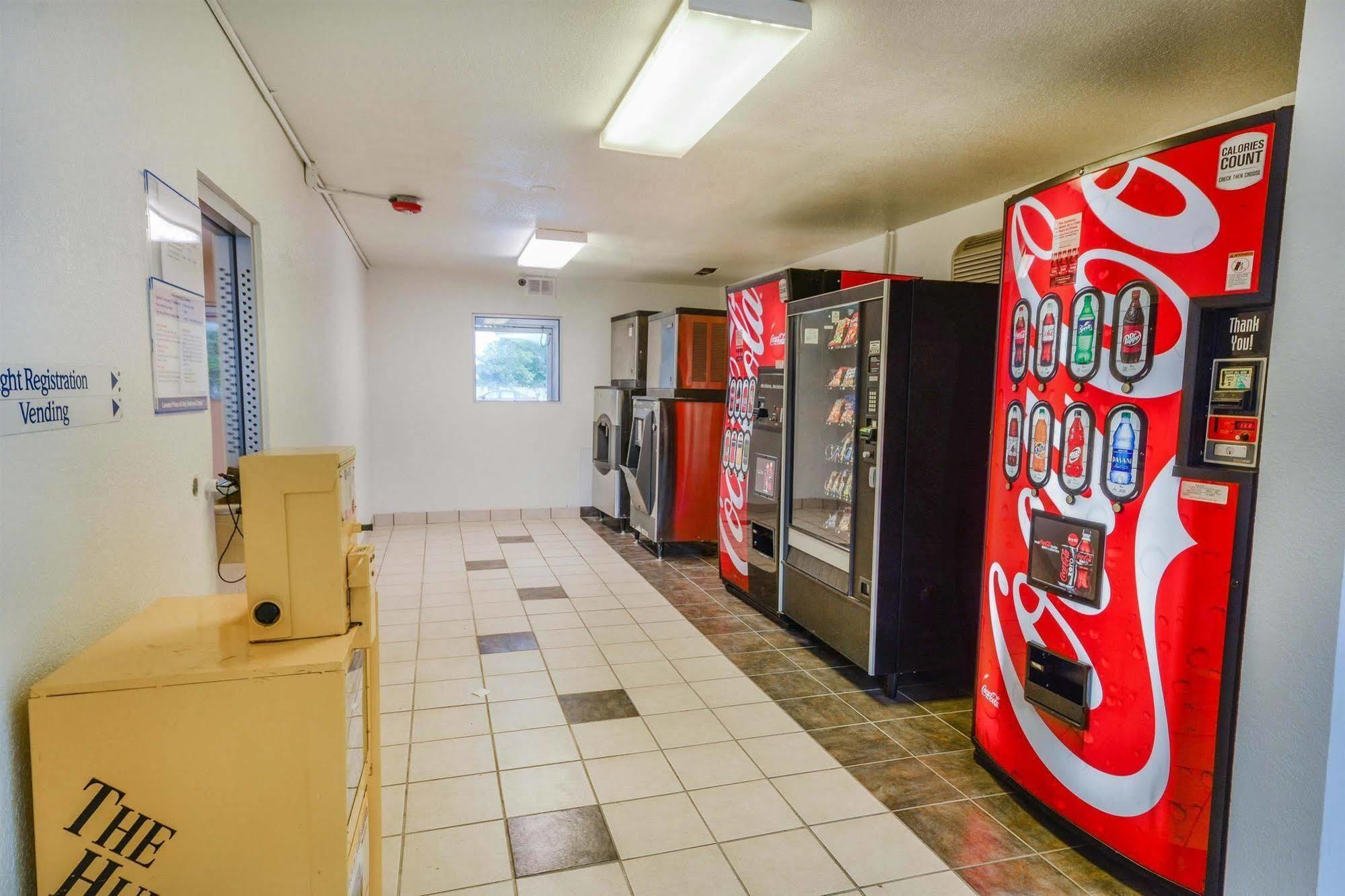 Hotel 6-huntsville, Tx