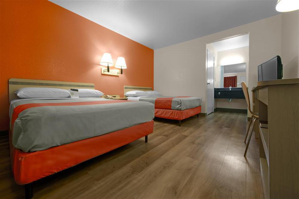 6-huntsville, Tx Hotel Huntsville